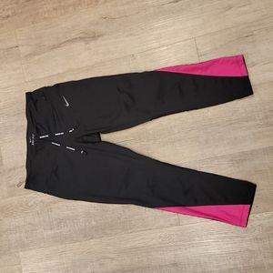 Nike Drifit Running workout Capris black & pink
